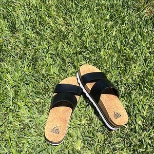 Reef sandals size 6